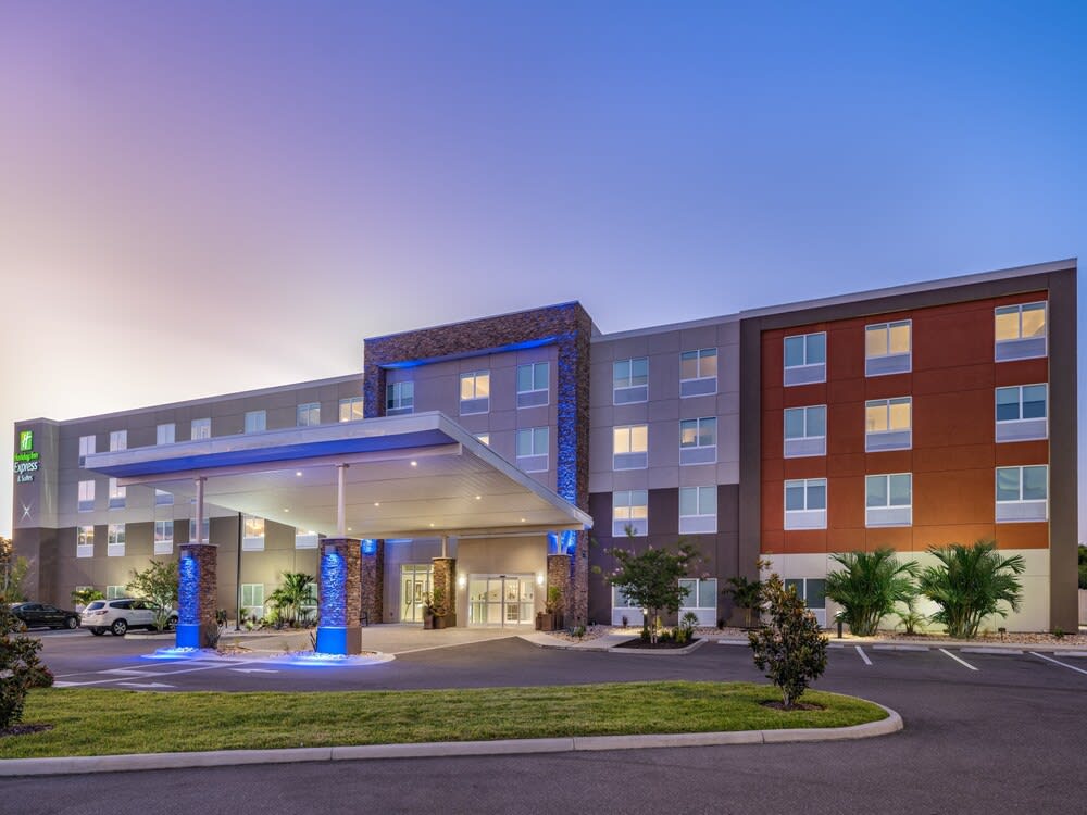 Holiday Inn Express & Suites RUSKIN - SUN CITY by IHG 1