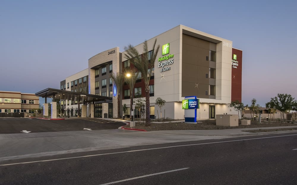 Holiday Inn Express & Suites PHOENIX NORTH - HAPPY VALLEY by IHG 1