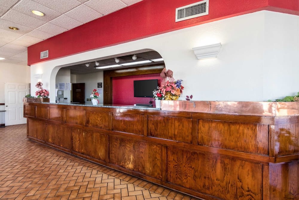 Econo Lodge Inn & Suites Conference Center Dublin 2