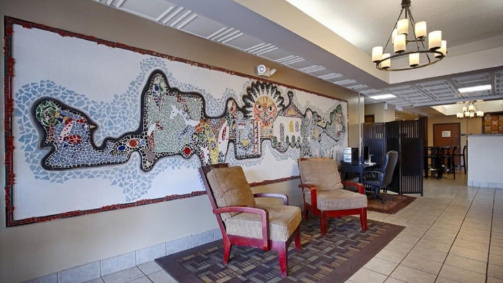 Econo Lodge 2