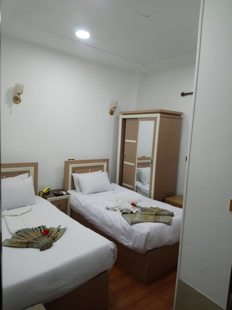 Grand Cairo Hotel 3