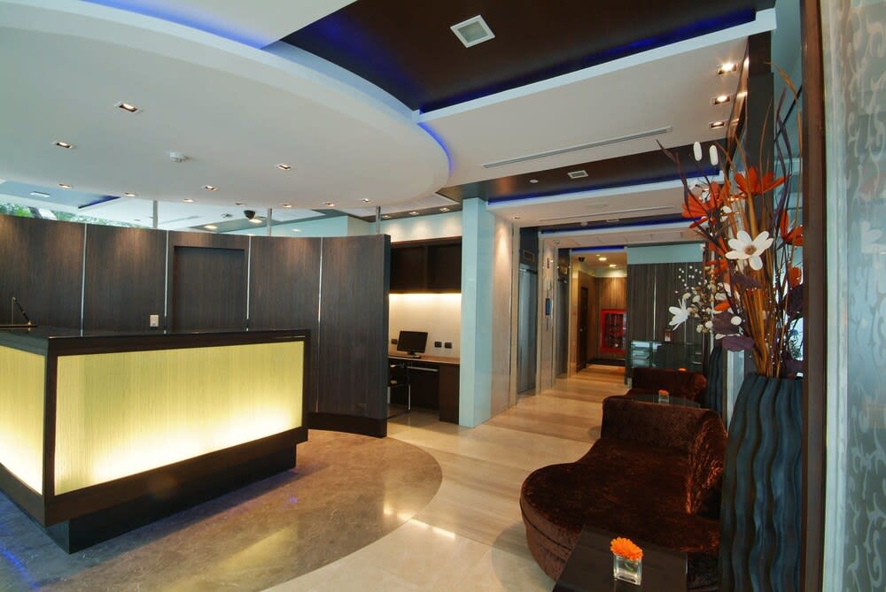 Amora NeoLuxe Suites Hotel 2