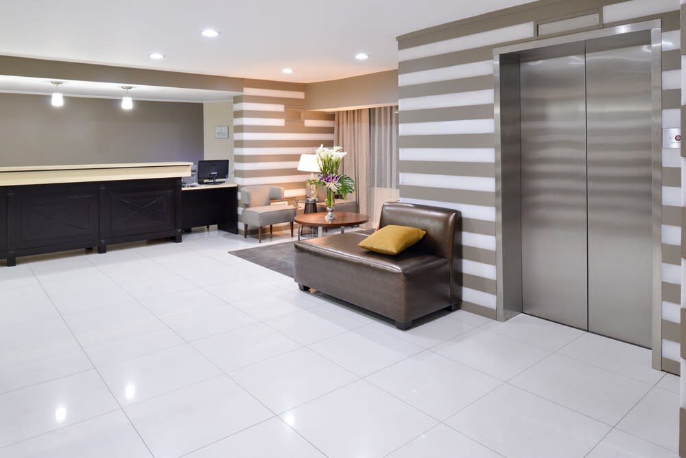 Best Western Plus LA Mid Town Hotel 2