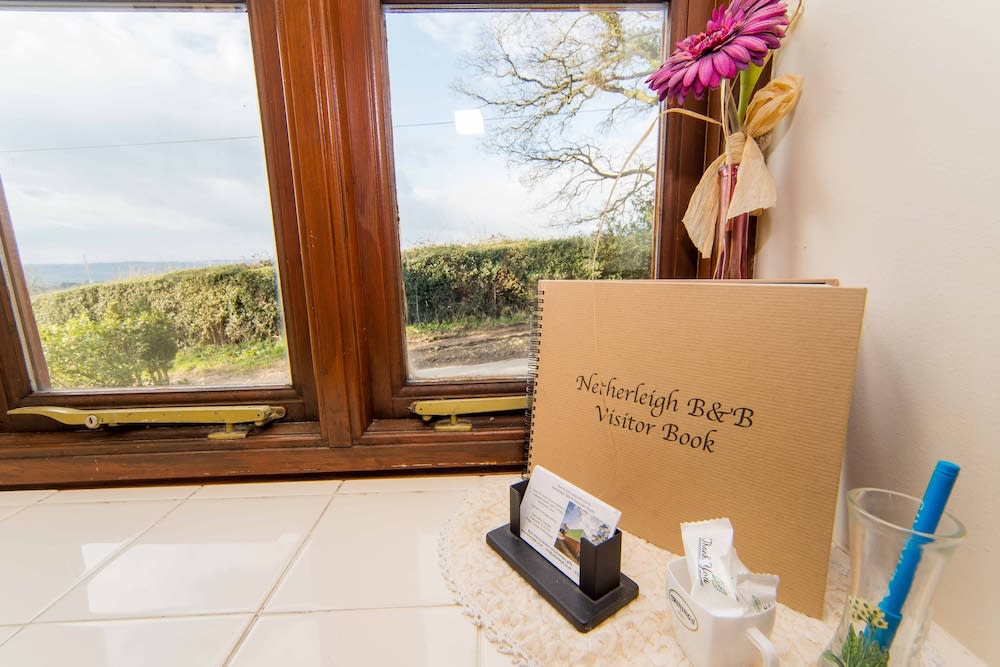 Cosy Snug Room with En-Suite - Near Lyme Regis - Private Balcony with Sunset Views - Free Parking & WiFi - Tea Room opposite serving local produce 2