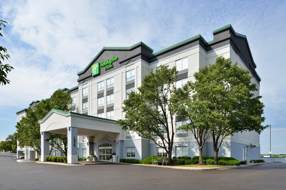 Holiday Inn & Suites OVERLAND PARK-CONV CTR by IHG 1