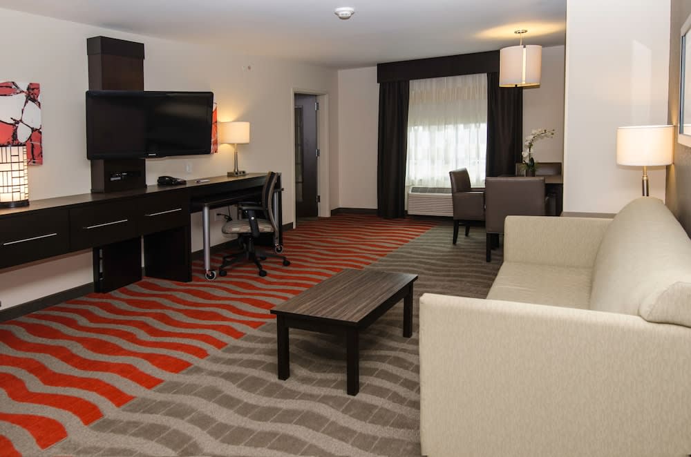 Holiday Inn Express & Suites Columbus - Easton Area, an IHG Hotel 1