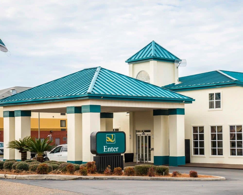 Quality Inn Chipley I-10 at Exit 120 1