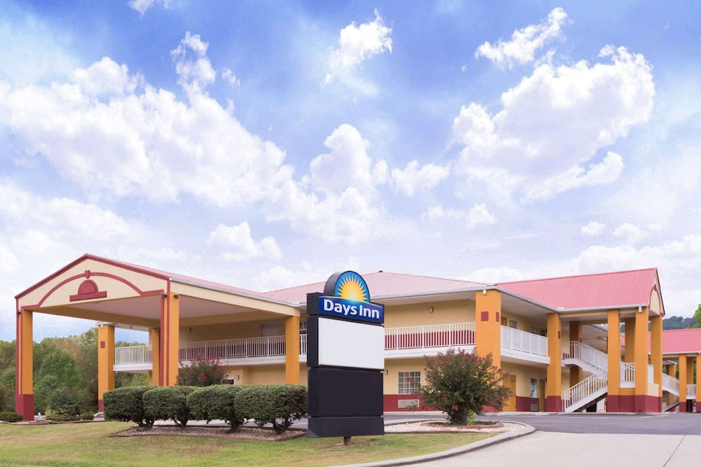 Days Inn by Wyndham Trenton 1