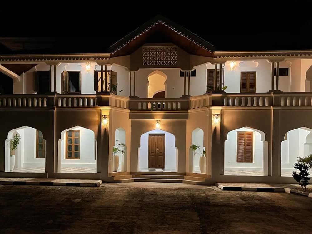 The Manor House by Sansi 1