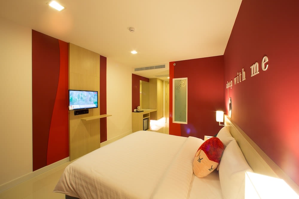 SLEEP WITH ME HOTEL design hotel @ patong 5