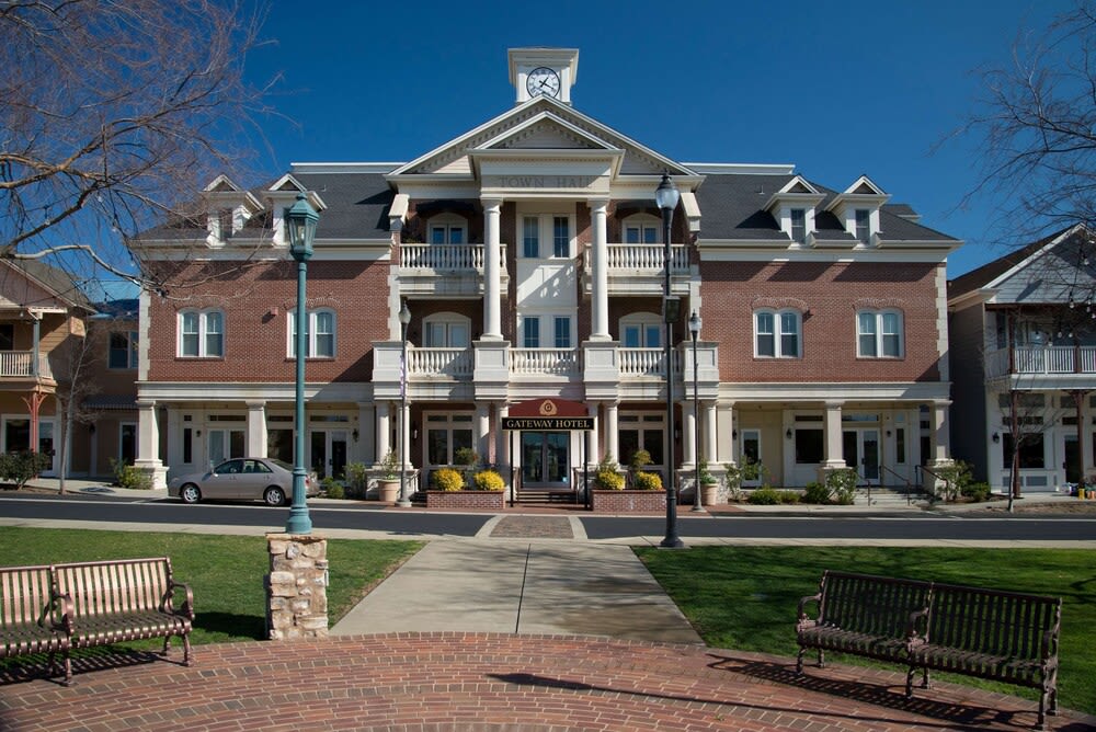 Gateway Hotel, Trademark Collection by Wyndham 1