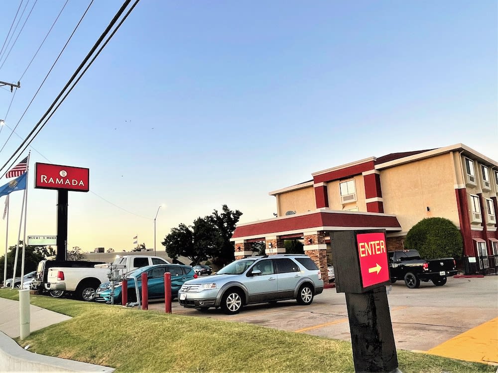 Ramada by Wyndham Oklahoma City Airport North 1
