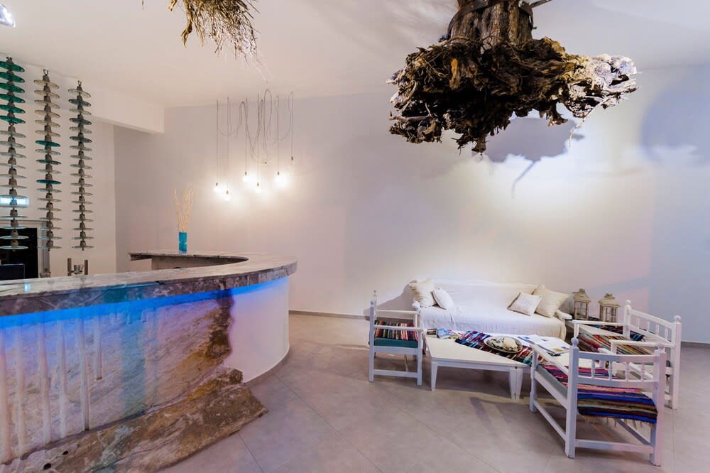 Kouros Home & Suites 3