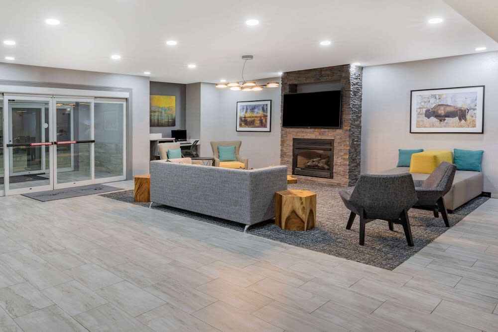 La Quinta Inn & Suites by Wyndham Ardmore 1