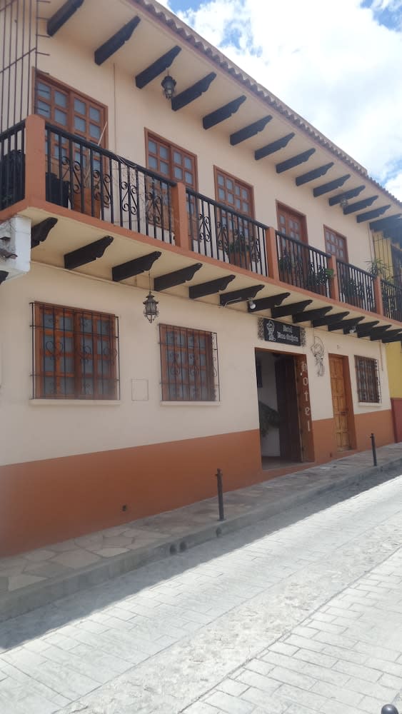 Hotel Don Quijote 1