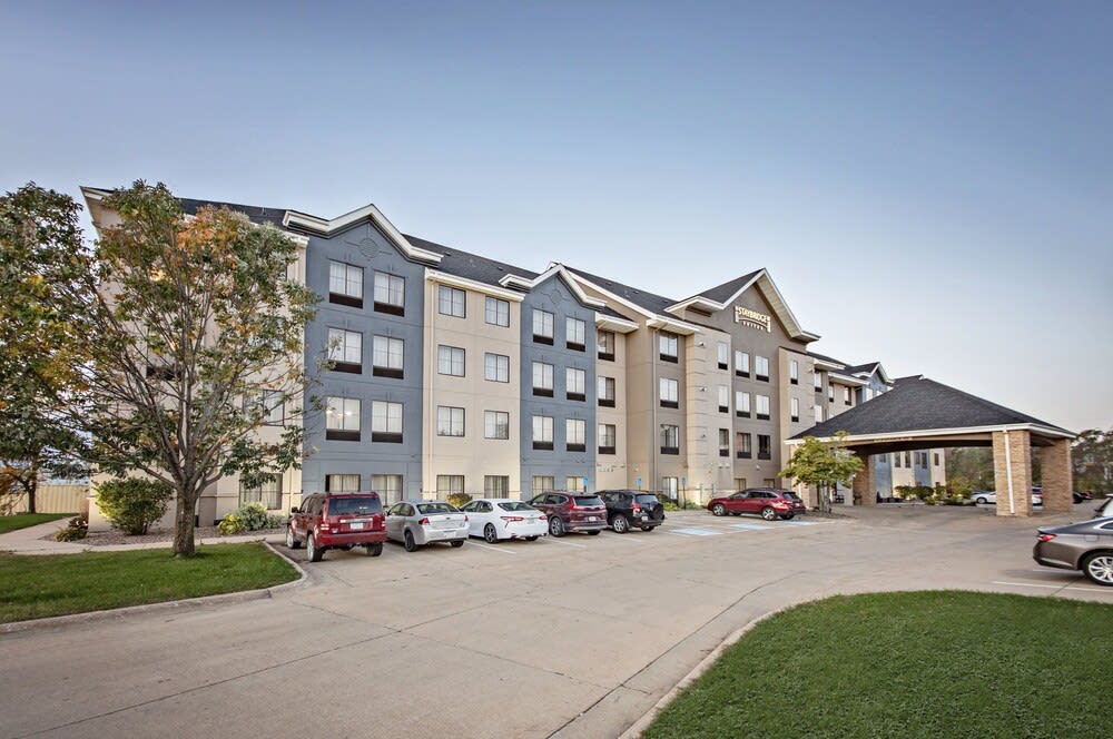 Staybridge Suites CEDAR RAPIDS NORTH by IHG 1