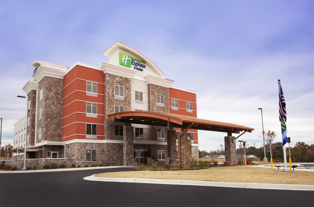Holiday Inn Express & Suites HOT SPRINGS by IHG 1
