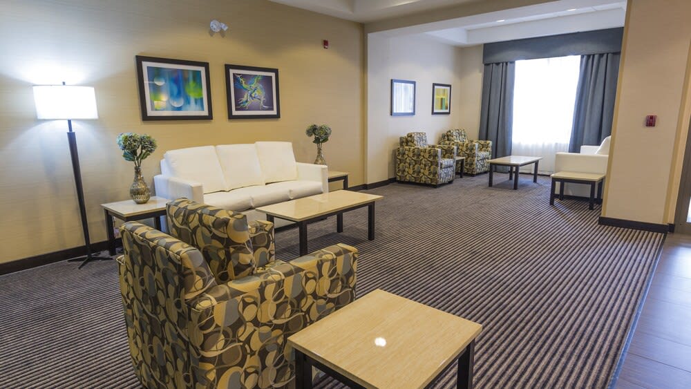 Holiday Inn Express & Suites THUNDER BAY by IHG 1