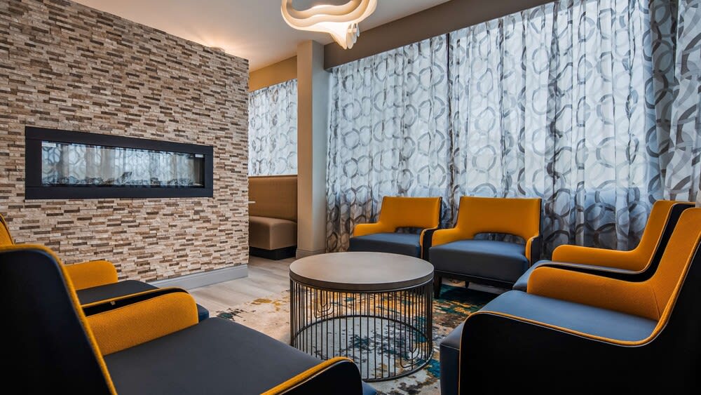 Best Western Plus Bloomington East 1