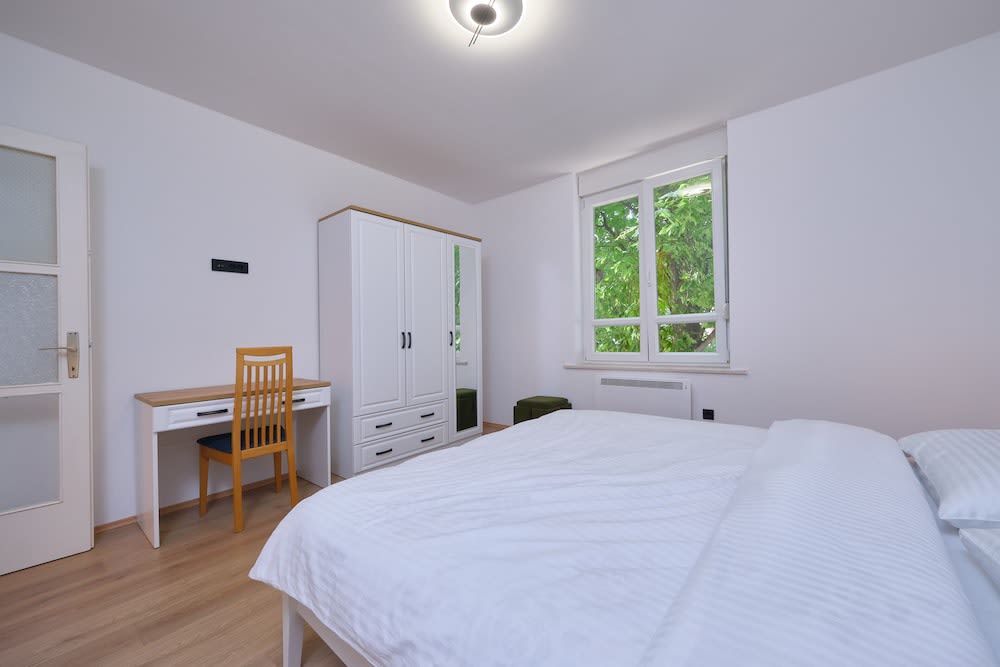 Bacci Central 2-Bedroom Apartment by Litto 2