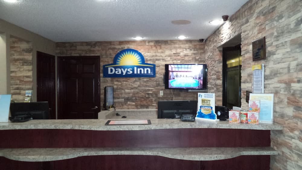 Days Inn by Wyndham Maumee/Toledo 5