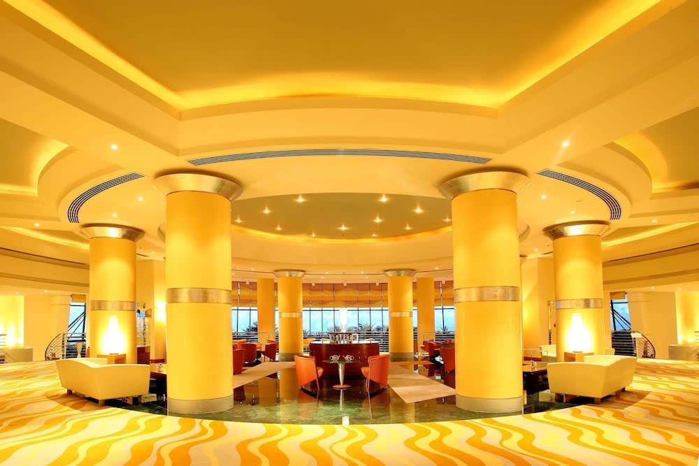 Le Meridien Al Aqah Beach Resort 2