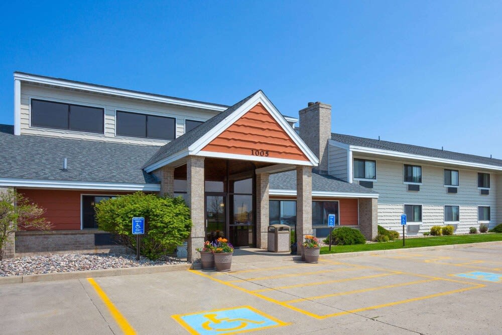 AmericInn by Wyndham Spencer 1