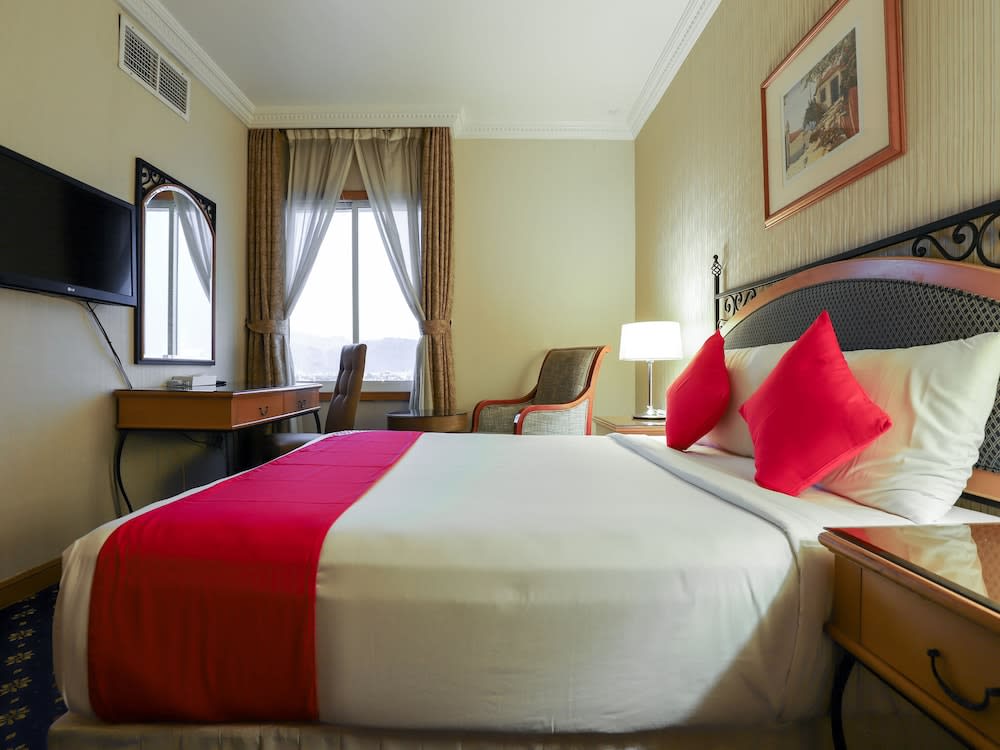 City Plaza Hotel 2
