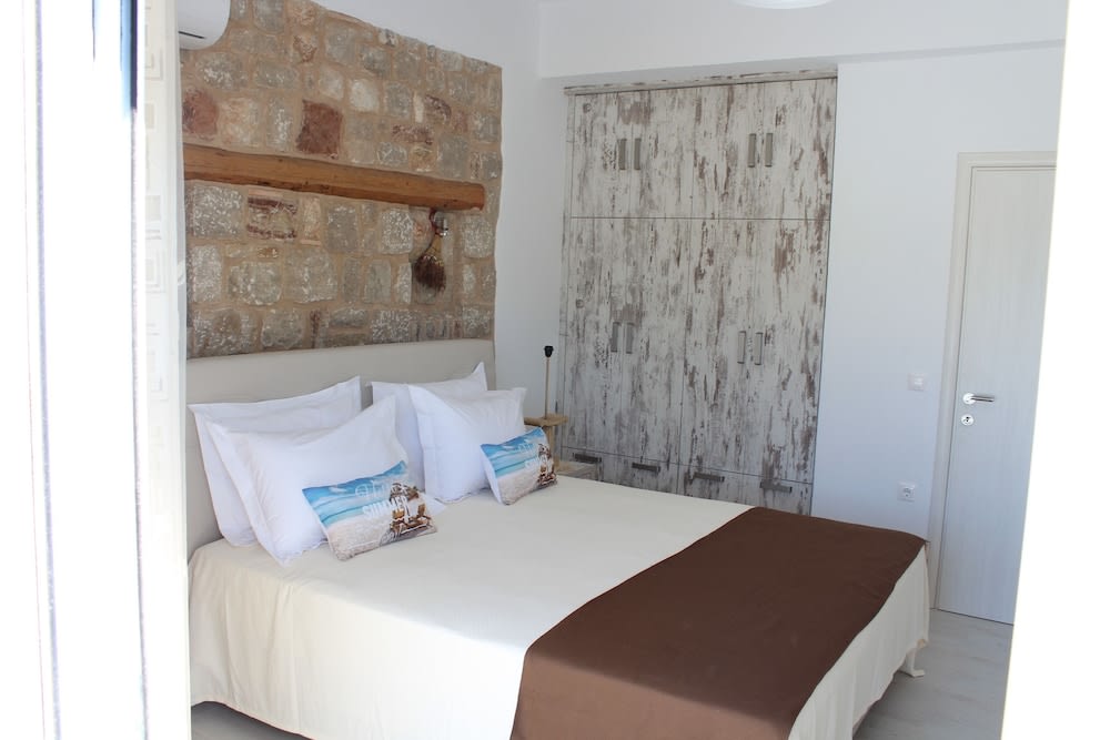 Haraki Stone Apartments 2