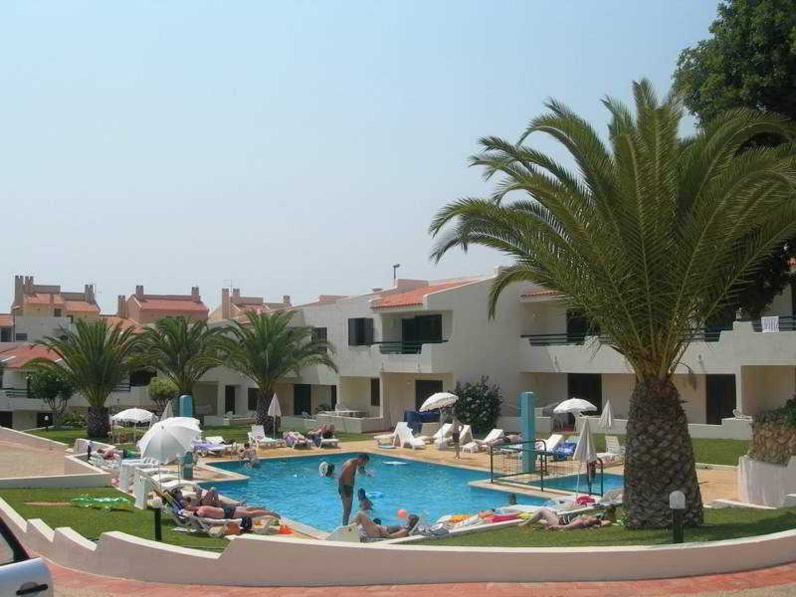 Roca Belmonte Apartamentos, Albufeira Best deals