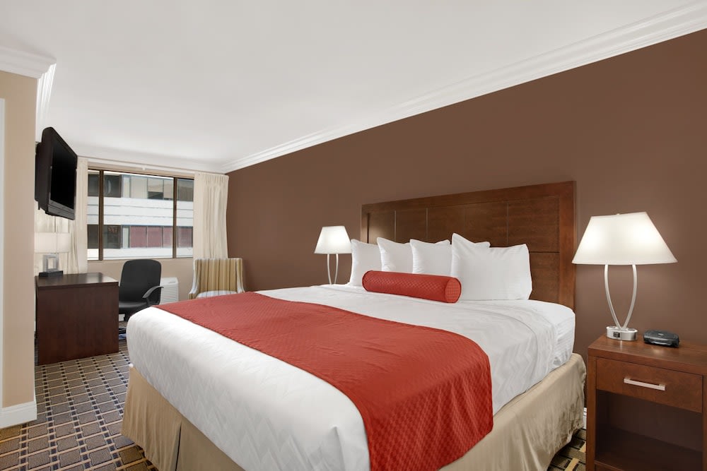 Best Western Plus LA Mid Town Hotel 5