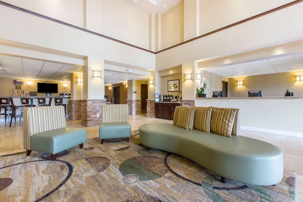 The Oaks Hotel & Suites 2