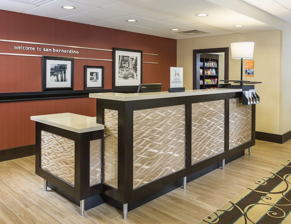 Hampton Inn & Suites San Bernardino 1