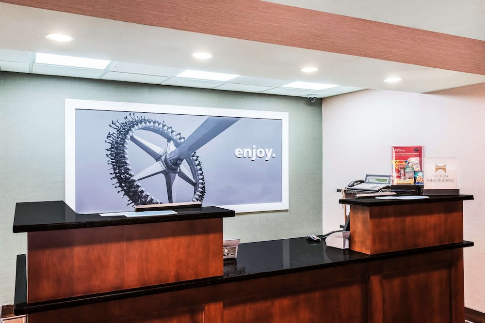 Hampton Inn West Springfield 3