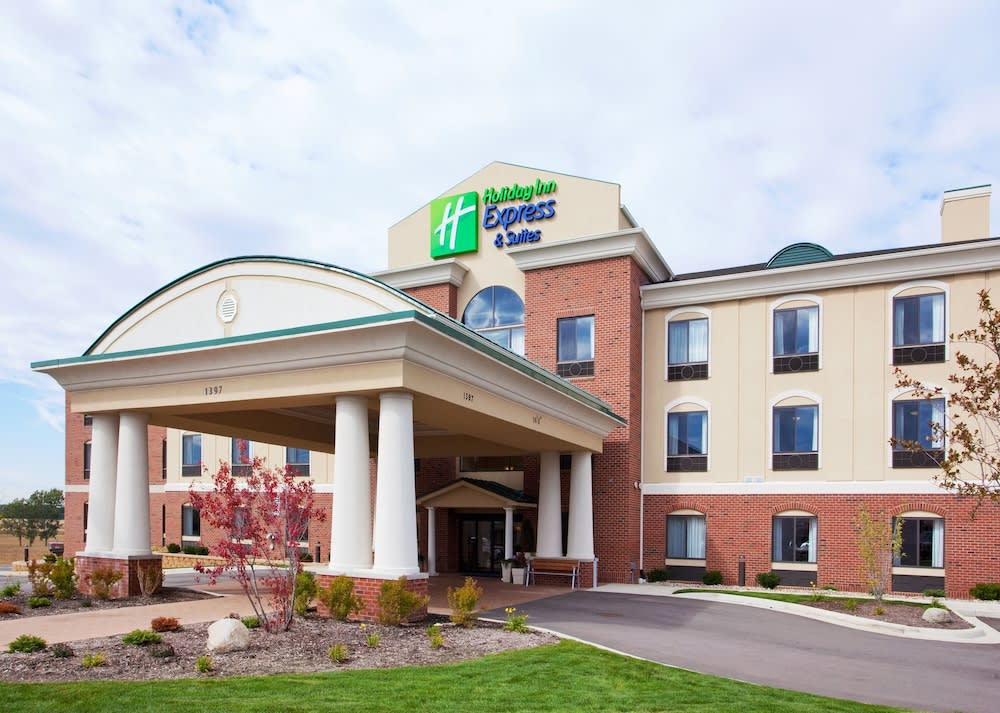 Holiday Inn Express & Suites Howell, an IHG Hotel 1