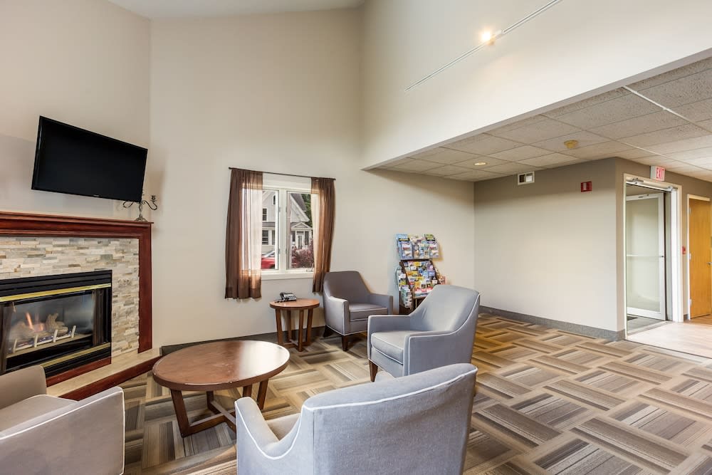 Rodeway Inn Gorham Riverside 2