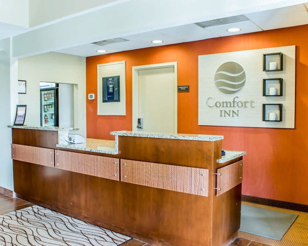 Comfort Inn Fayetteville near Fort Bragg 2