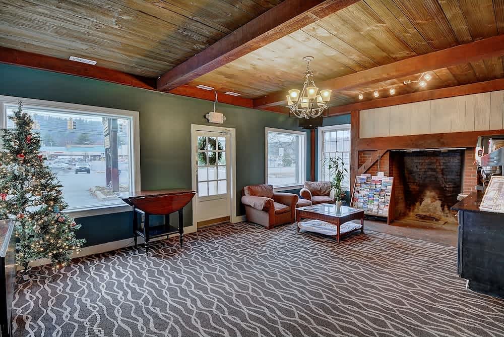 Colonial Motel 2