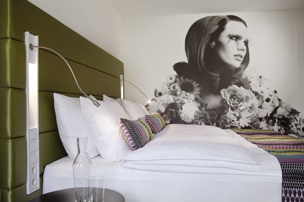 Hotel Indigo DUSSELDORF by IHG 2