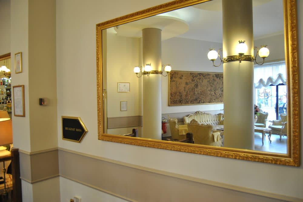 Mokinba Hotels King 5