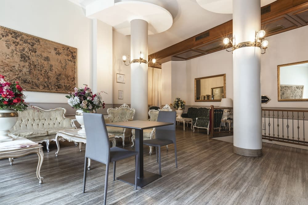 Mokinba Hotels King 4