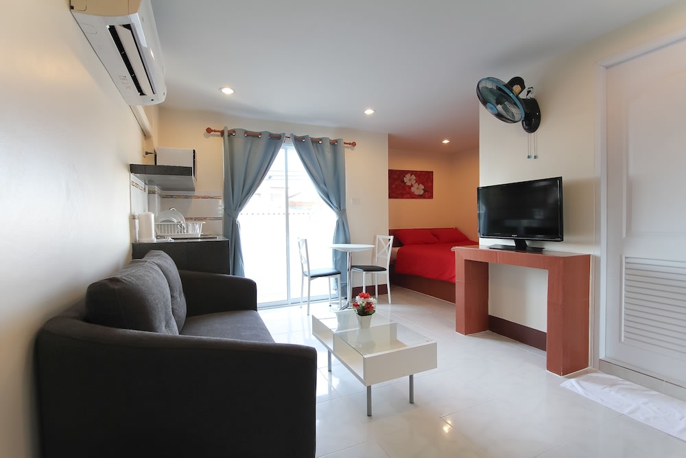 Walking Street Guest House 1