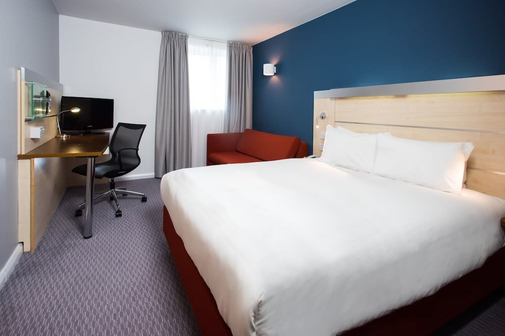 Holiday Inn Express SWINDON CITY CENTRE by IHG 3