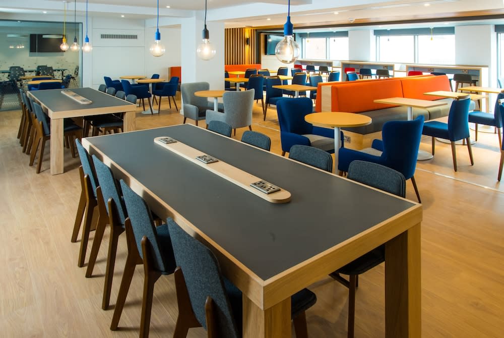 Holiday Inn Express SWINDON CITY CENTRE by IHG 2