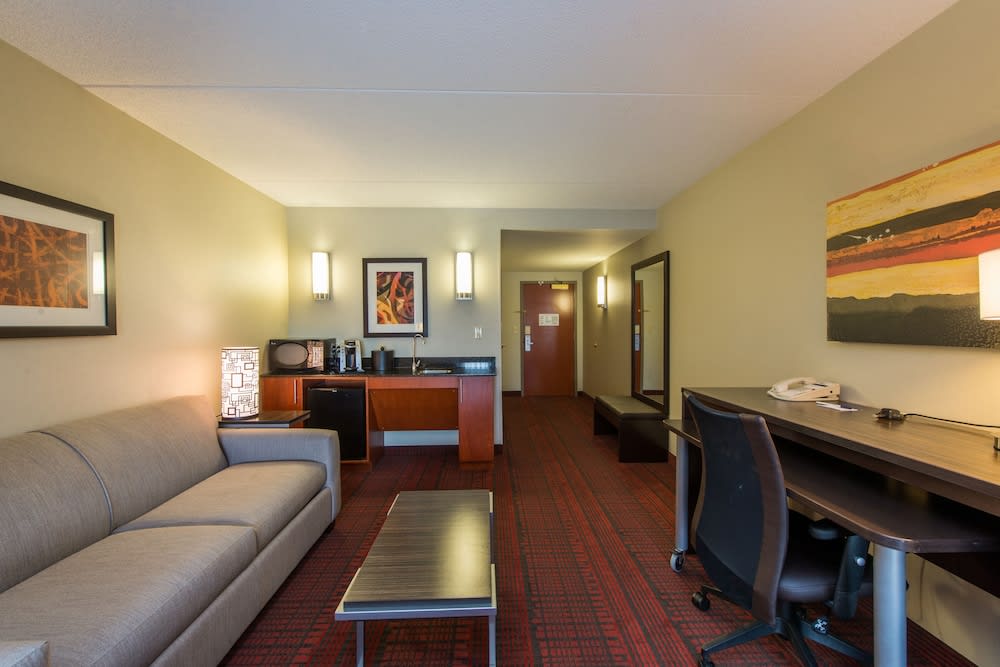 Holiday Inn Express Hotel & Suites Auburn by IHG 3