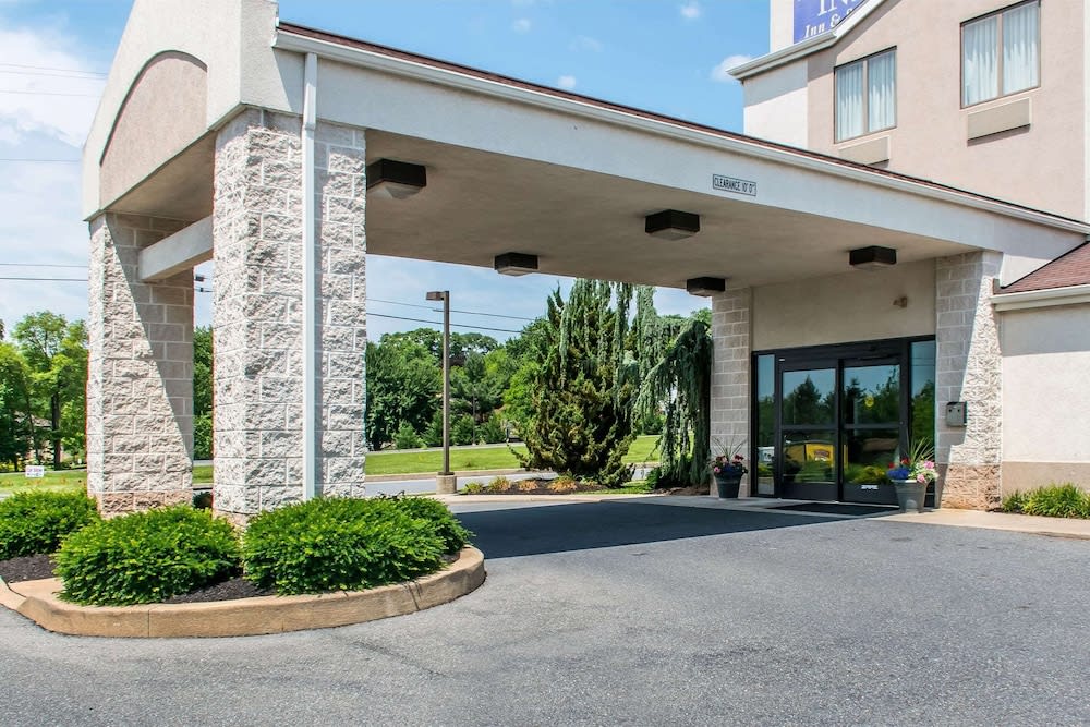 Sleep Inn & Suites of Lancaster County 1
