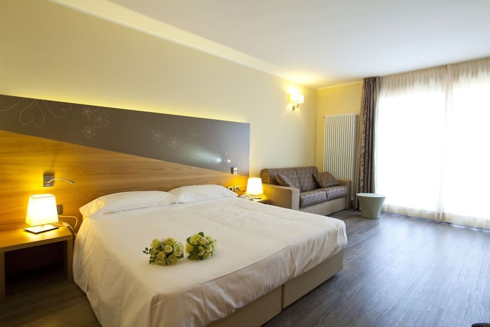 Harmony Suite Hotel 1