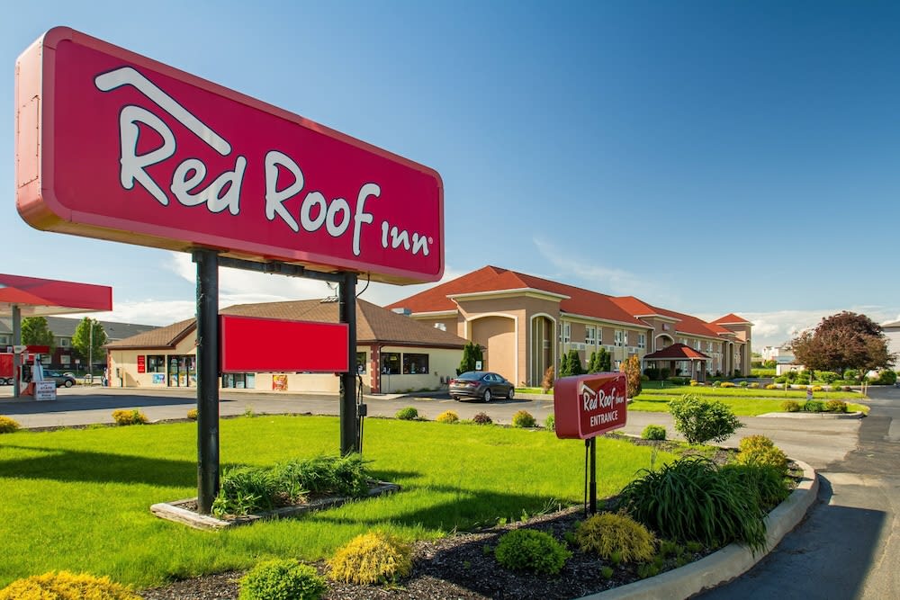 Red Roof Inn Batavia 1