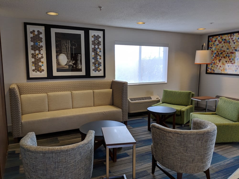 Holiday Inn Express MT. VERNON by IHG 2