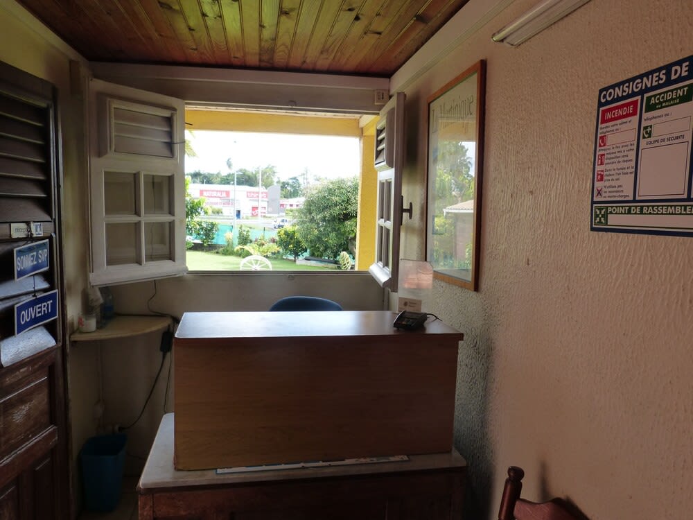 Airport Hotel 2